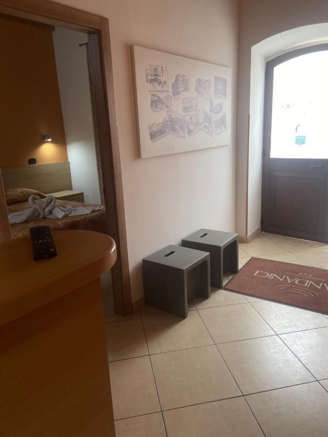 Mandanici :Borgo Marsalini Hotel Barcellona-Pozzo di Gotto Kültér fotó