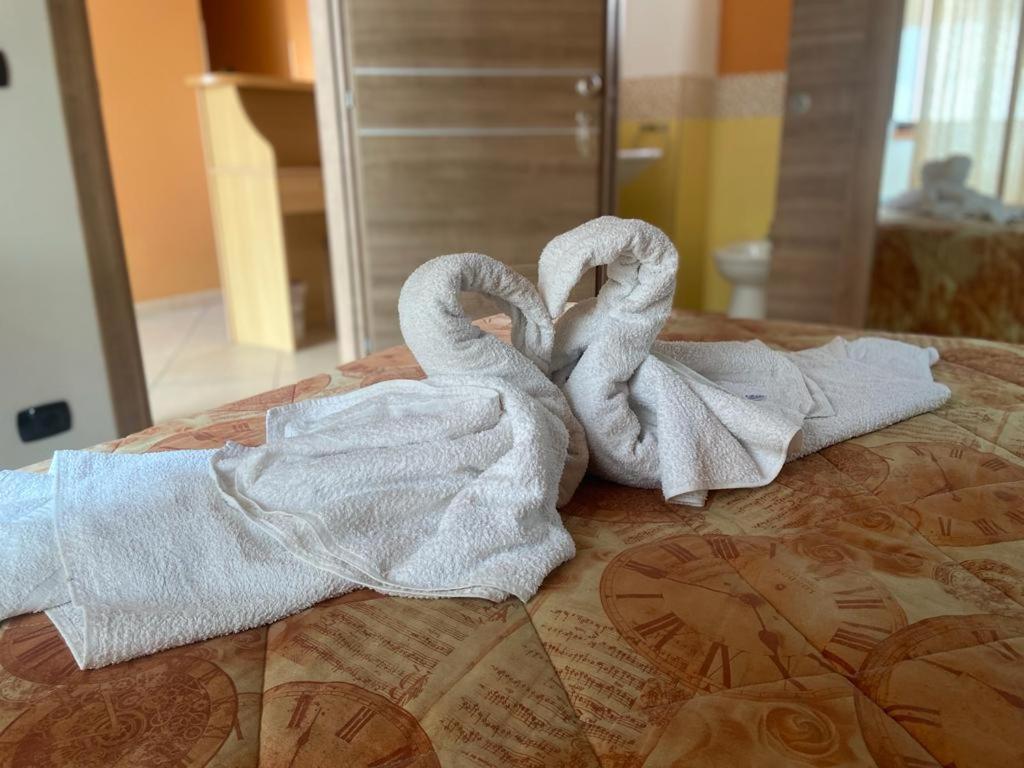 Mandanici :Borgo Marsalini Hotel Barcellona-Pozzo di Gotto Kültér fotó