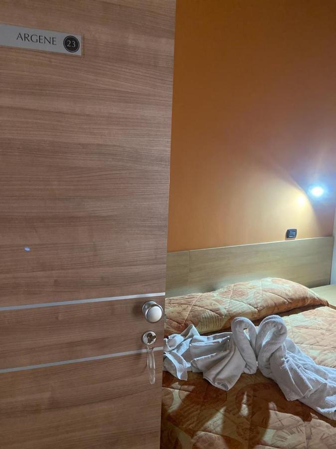 Mandanici :Borgo Marsalini Hotel Barcellona-Pozzo di Gotto Kültér fotó